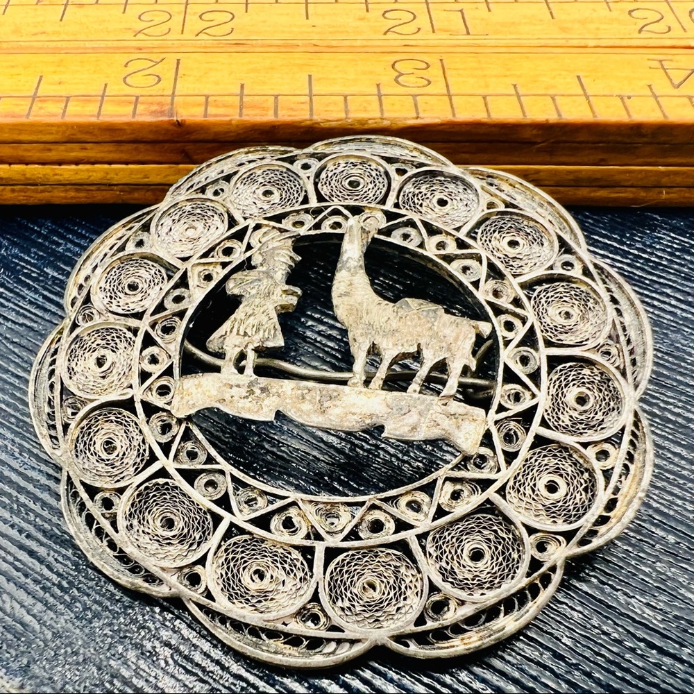 Vintage silver filigree Peruvian llama brooch pin
